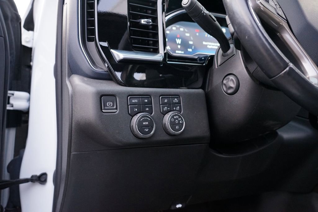 Used 2022 Chevrolet Silverado 1500 High Country w/ High Country Premium Package image 17