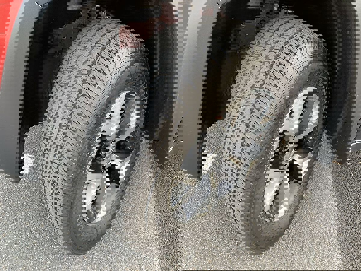 Used 2017 Jeep Cherokee Trailhawk w/ Comfort/Convenience Group image 10