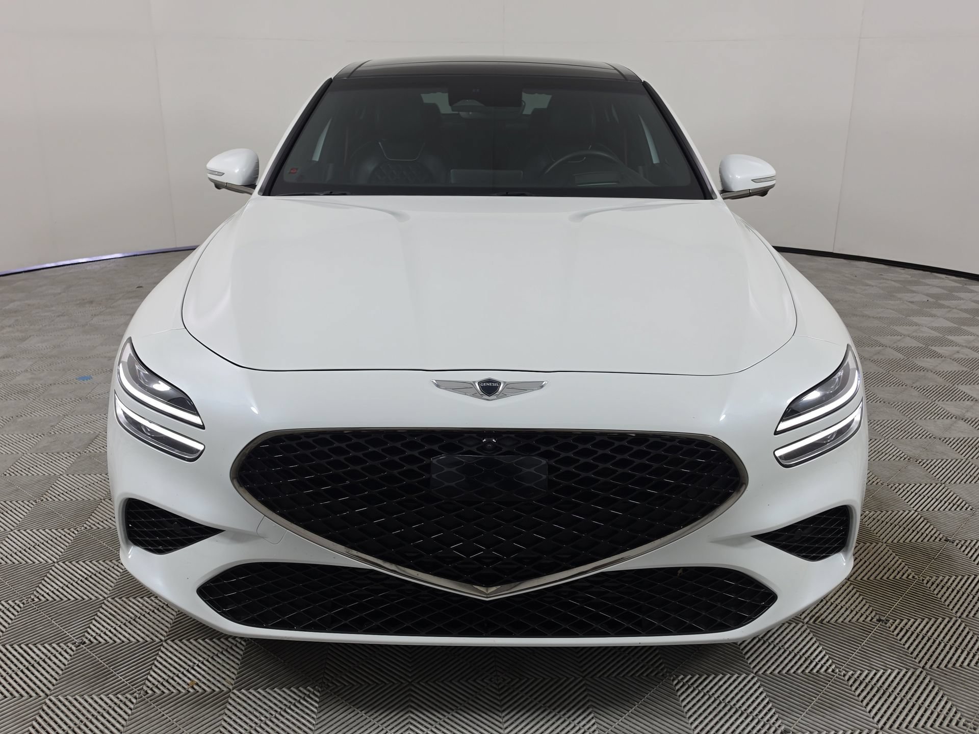 Used 2022 Genesis G70 3.3T RWD image 2