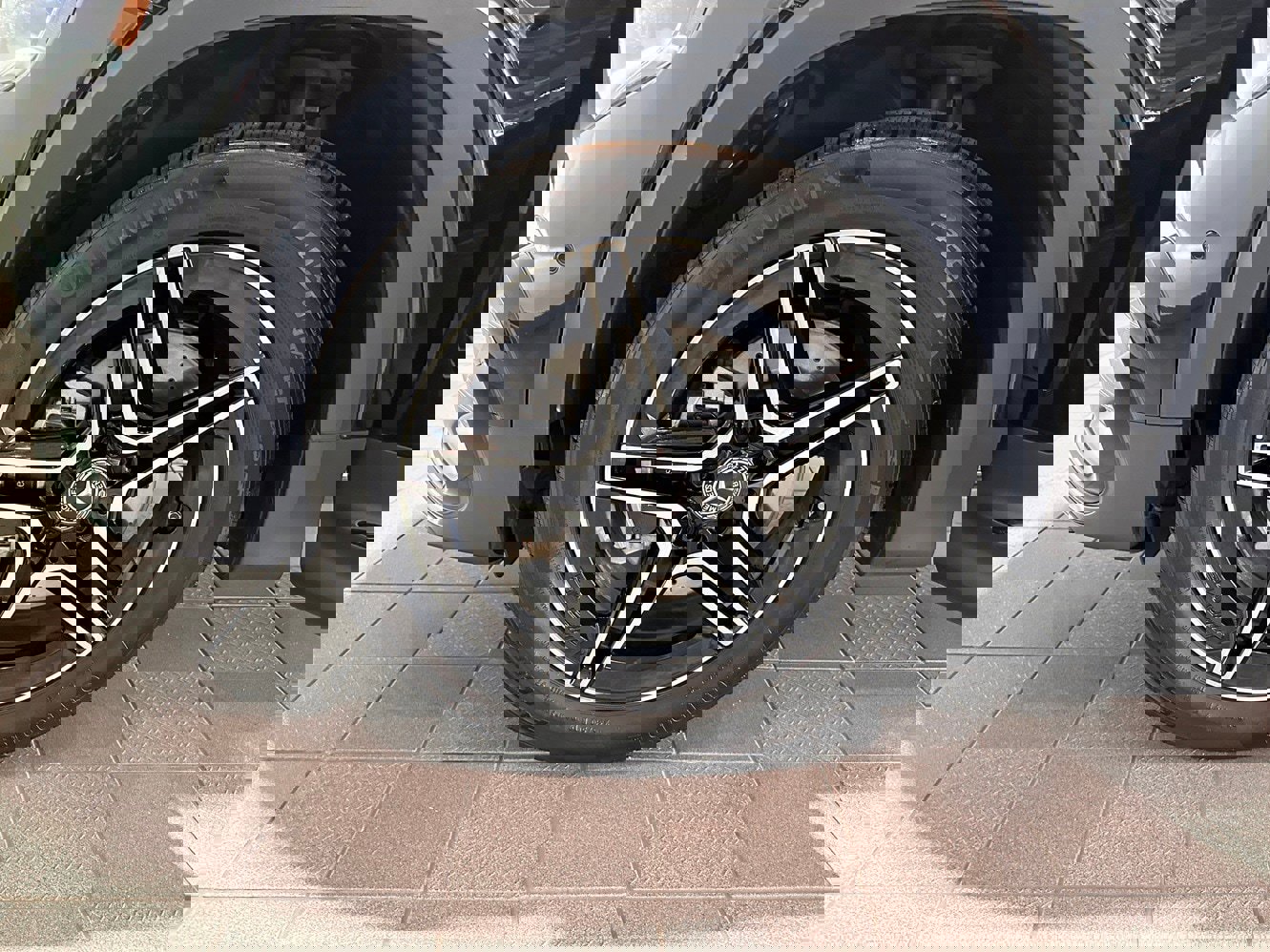 Used 2024 Mercedes-Benz GLB 250 4MATIC image 37