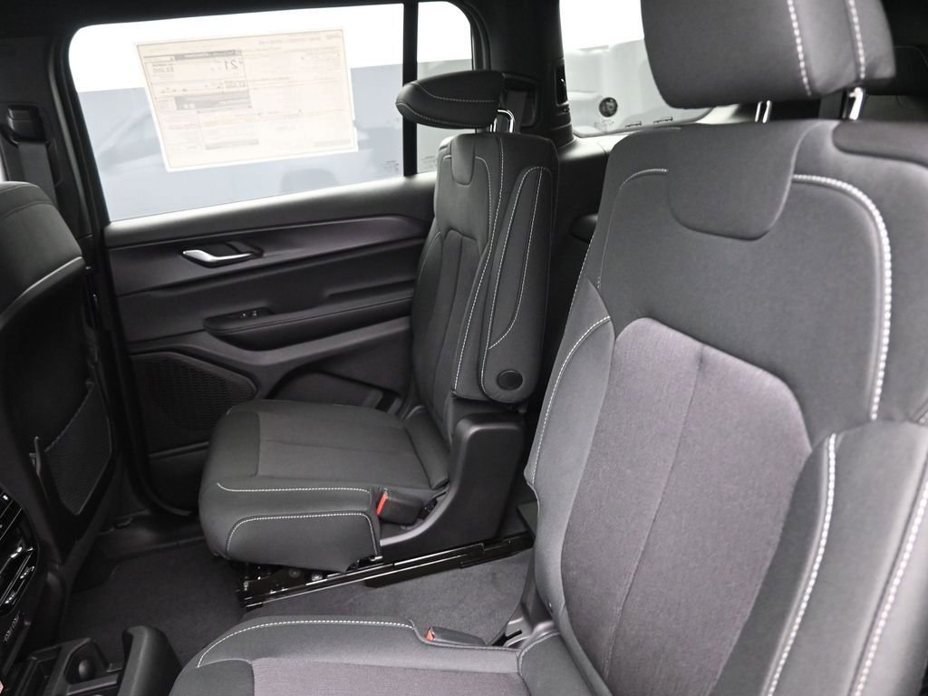 New 2025 Jeep Grand Cherokee L Laredo w/ Luxury Tech Group I image 14