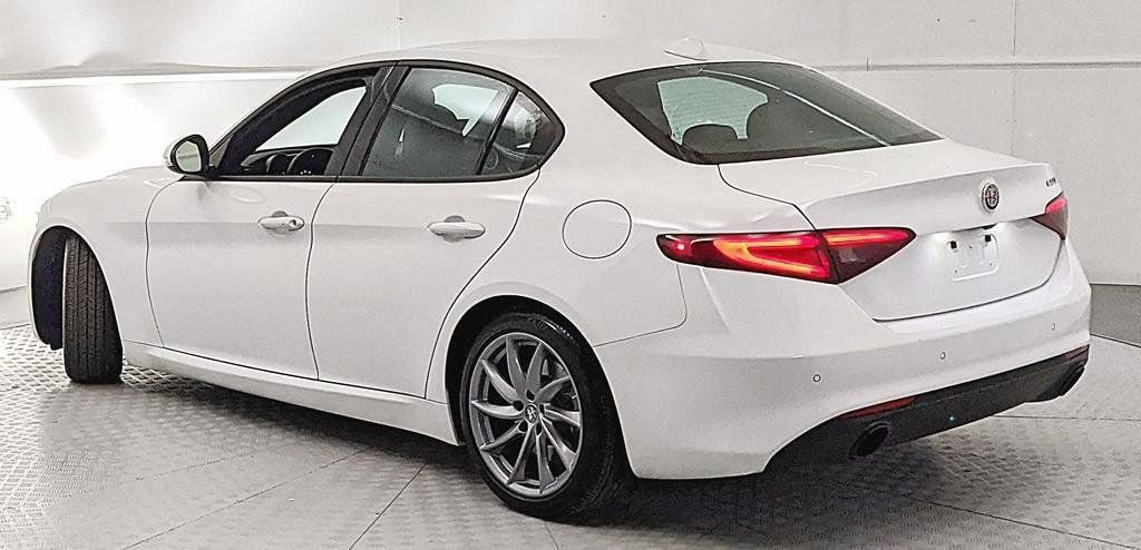 Used 2022 Alfa Romeo Giulia Sprint RWD image 4