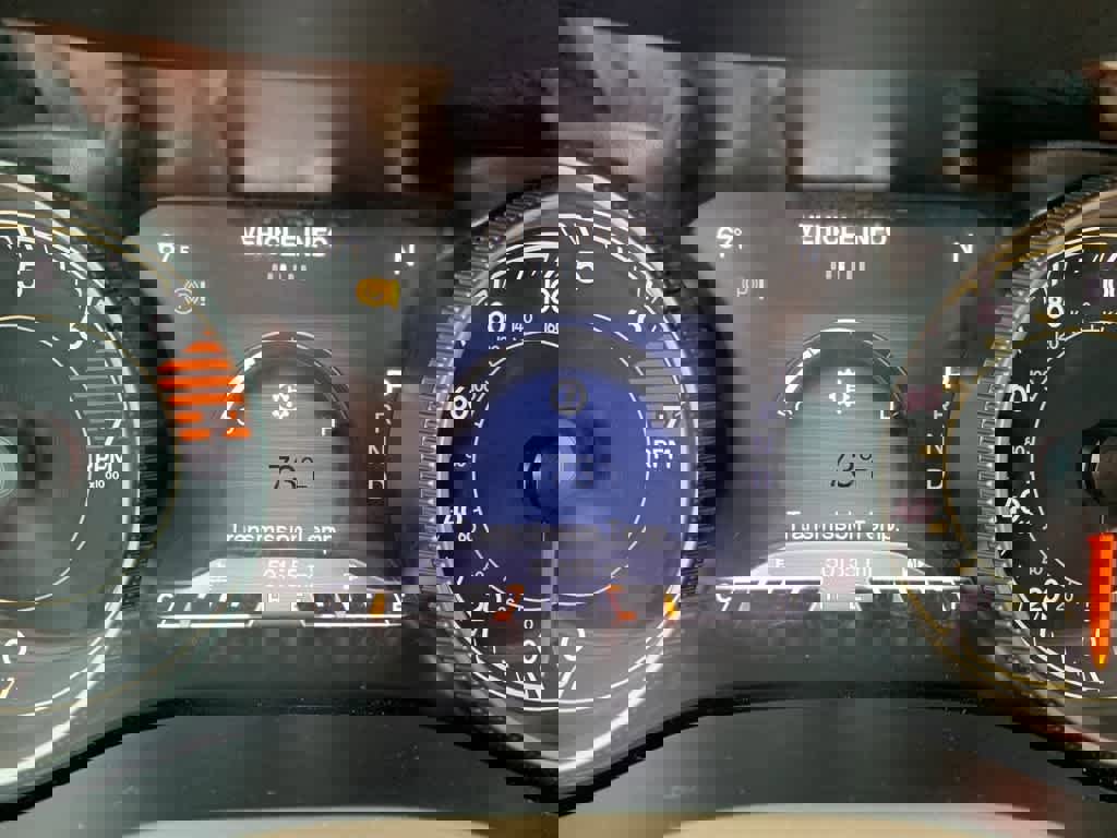 Used 2018 Jeep Cherokee Limited w/ High Altitude Package image 29