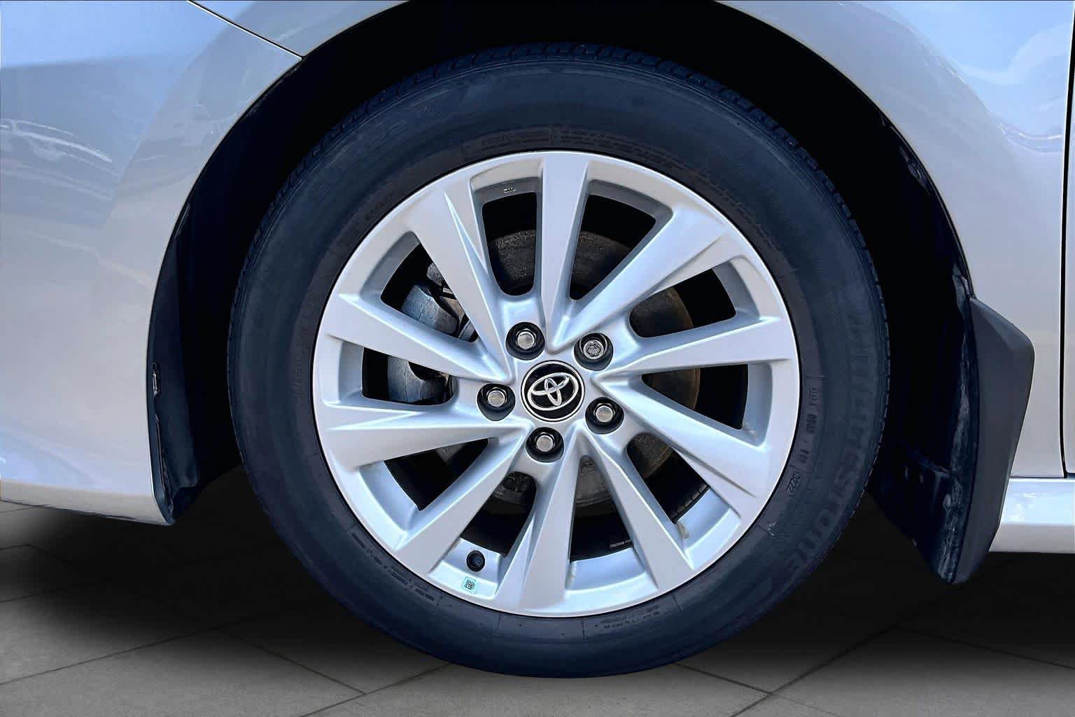 Used 2023 Toyota Camry LE FWD image 11