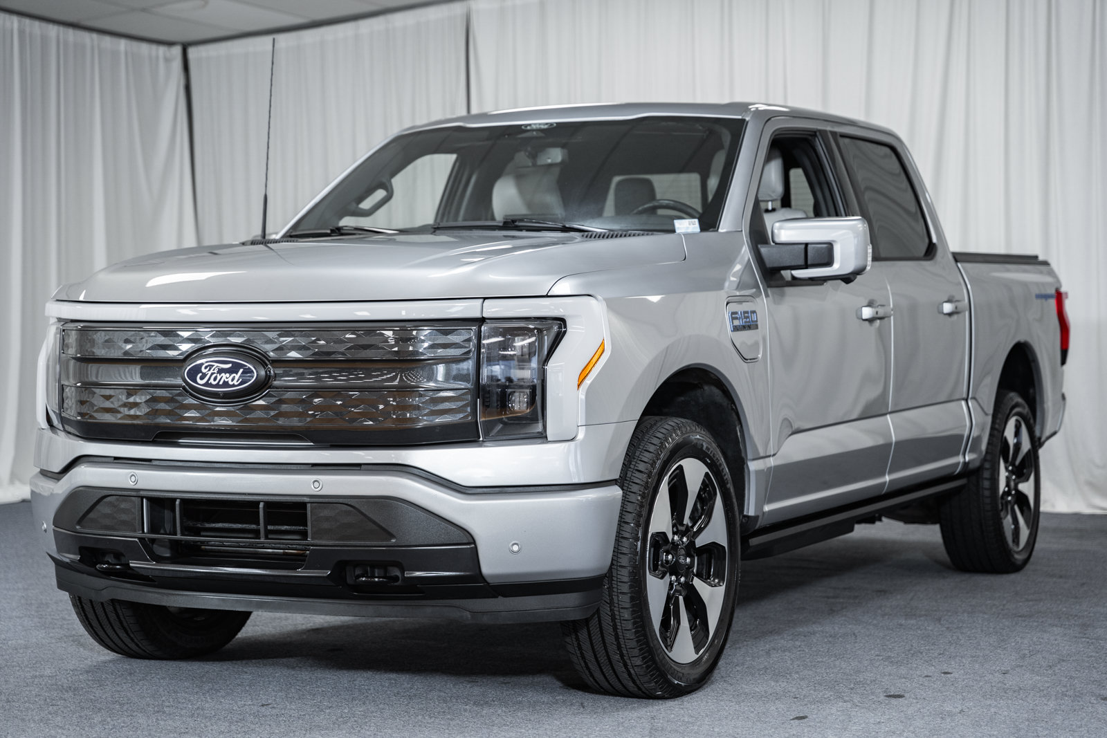 Certified 2025 Ford F150 Lightning Platinum AWD/4WD image 3