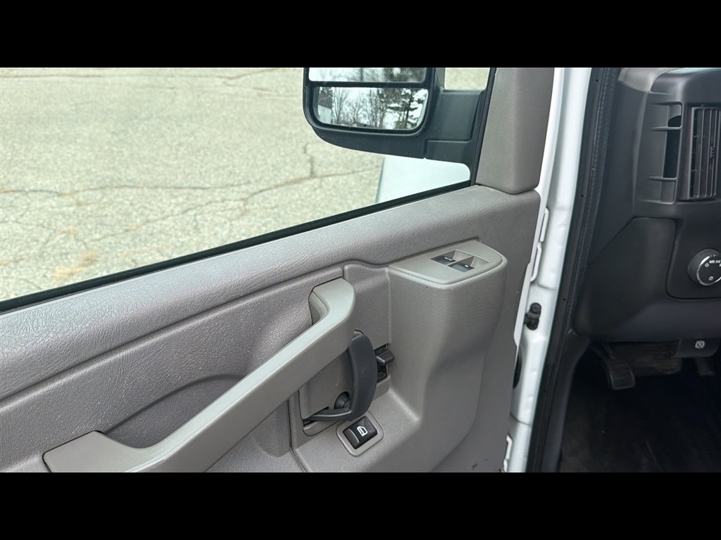 Used 2019 Chevrolet Express 2500 w/ Communications Package RWD image 7