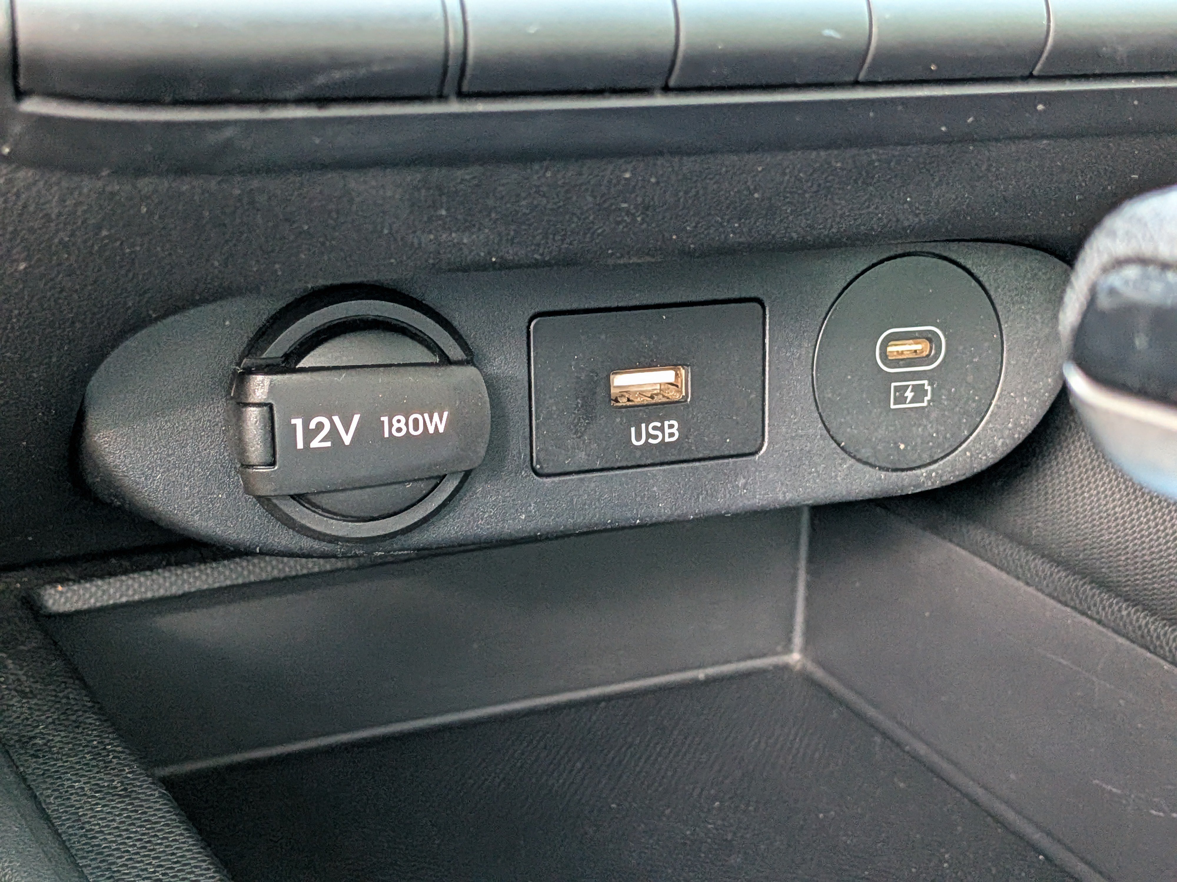 Used 2024 Hyundai Elantra SE FWD image 28