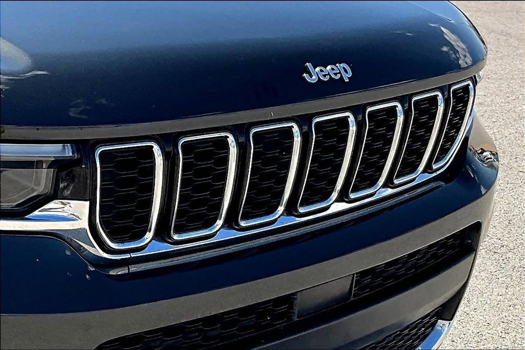 Used 2022 Jeep Grand Cherokee L Limited image 29