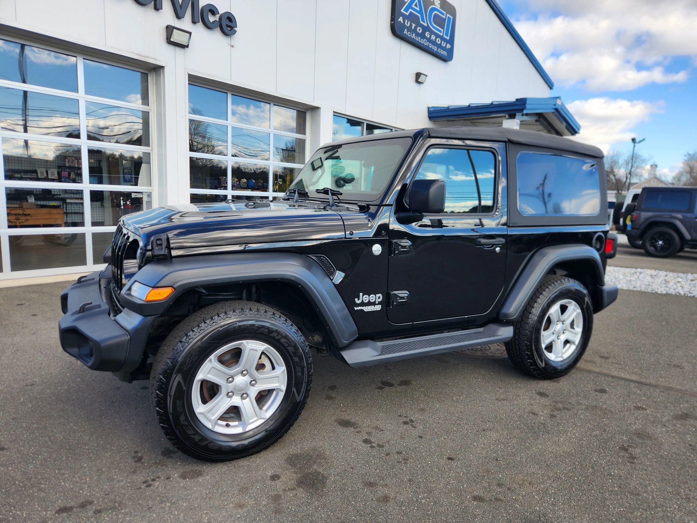 Used 2018 Jeep Wrangler Sport image 4