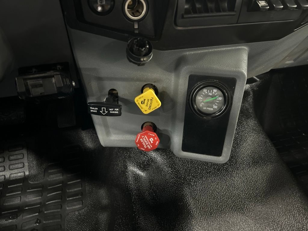 Certified 2022 Ford F750 2WD Regular Cab Super Duty image 14