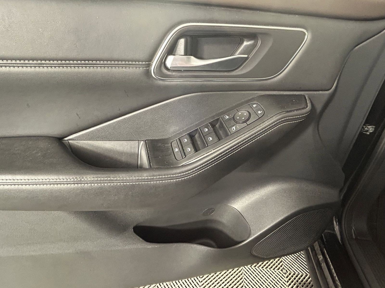 Certified 2021 Nissan Rogue SV w/ Premium Package image 16