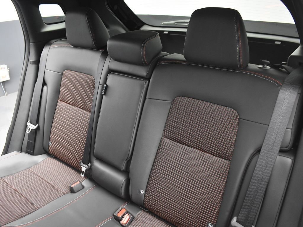 New 2026 Nissan Kicks SR image 17