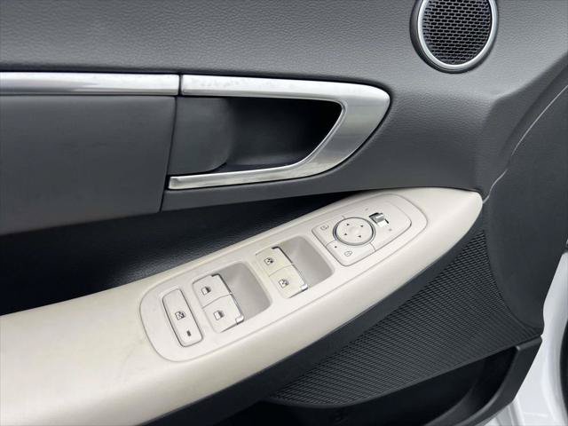Used 2023 Hyundai Sonata SEL FWD image 17