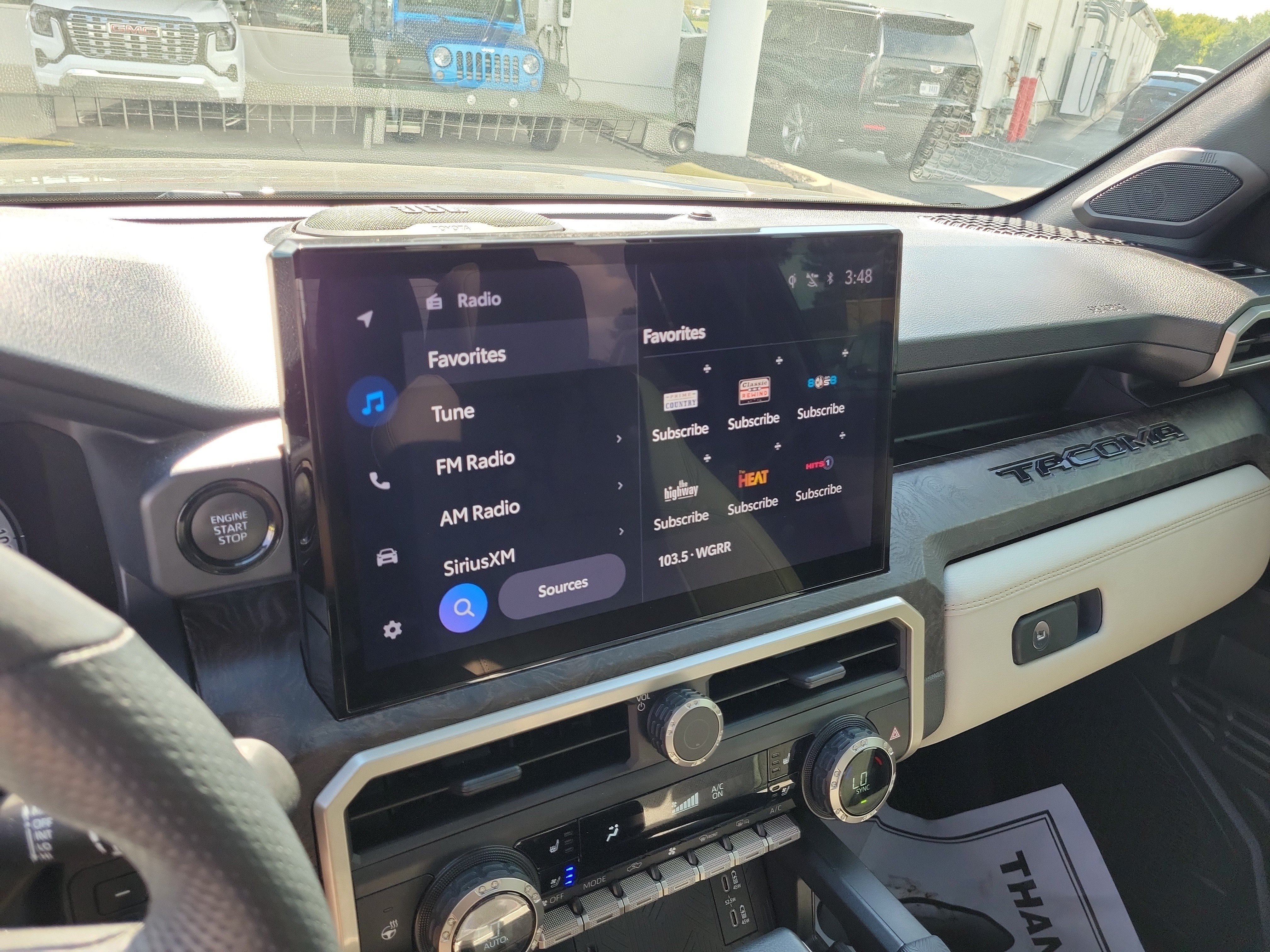 Used 2024 Toyota Tacoma Limited w/ Limited Package (LT) AWD/4WD image 27