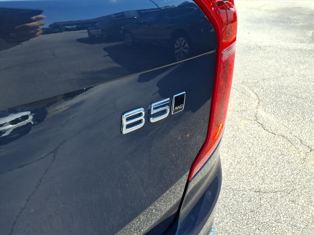 Certified 2023 Volvo XC90 B5 Plus image 6