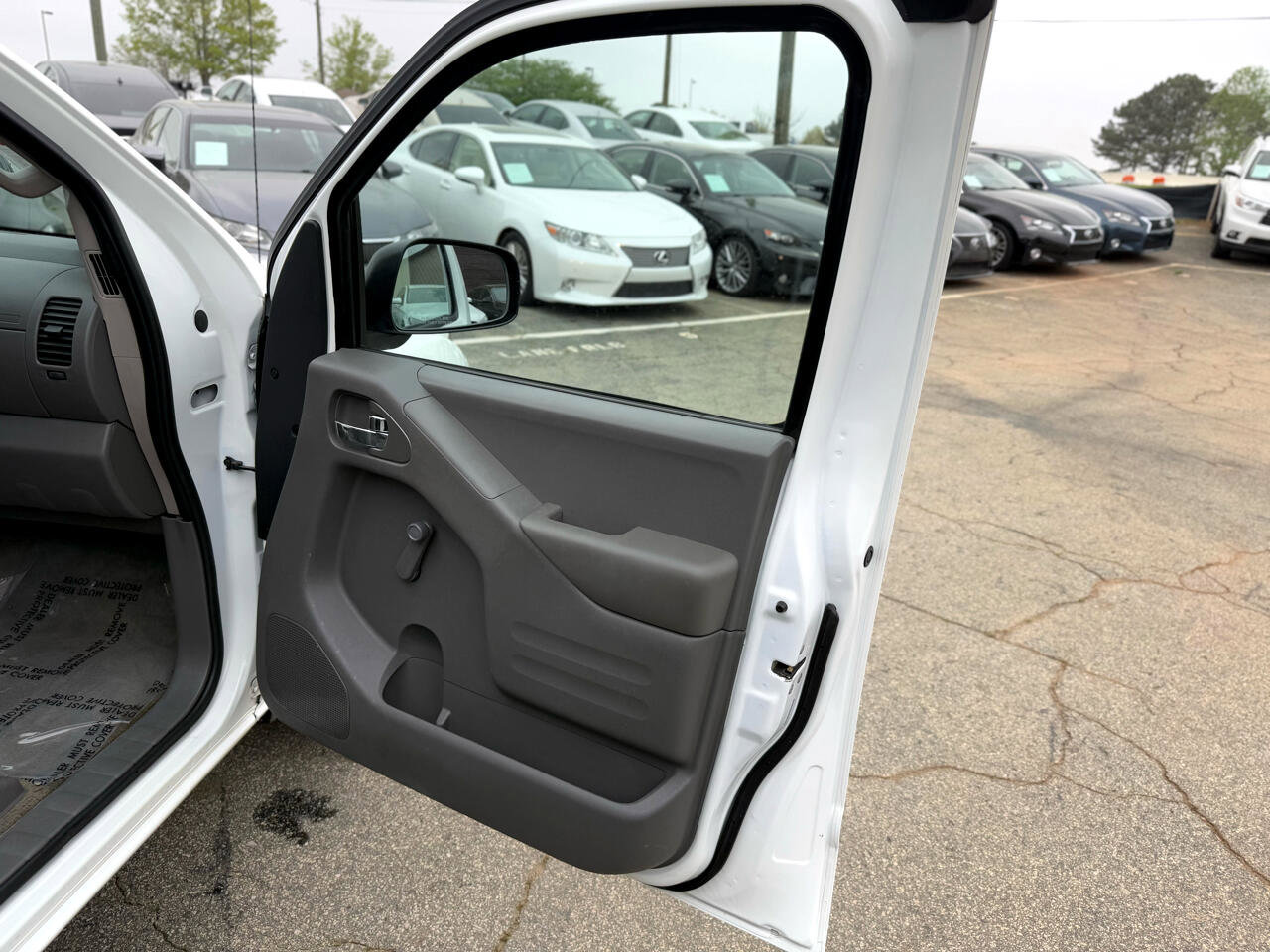 Used 2016 Nissan Frontier S image 26