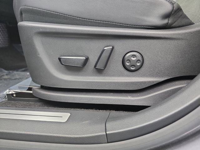 Used 2023 Nissan Ariya AWD image 24