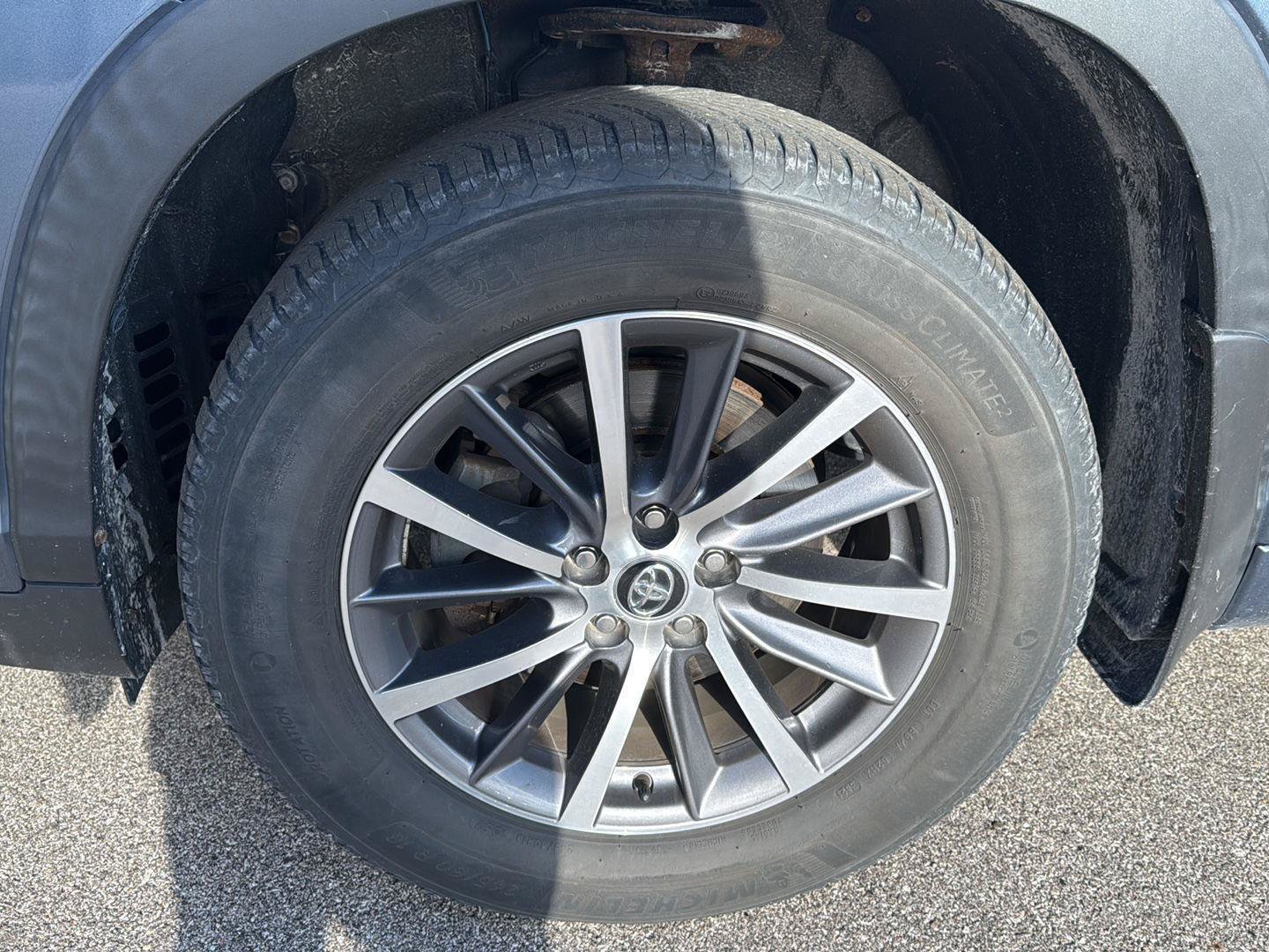 Used 2017 Toyota Highlander XLE AWD/4WD image 16