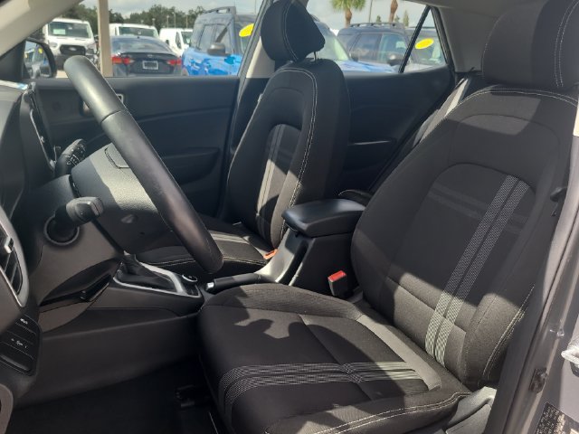 Used 2025 Hyundai Venue SEL FWD image 18
