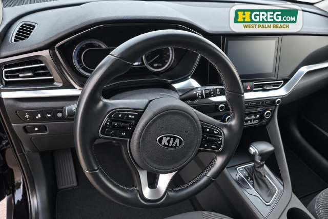 Used 2020 Kia Niro LXS FWD image 12
