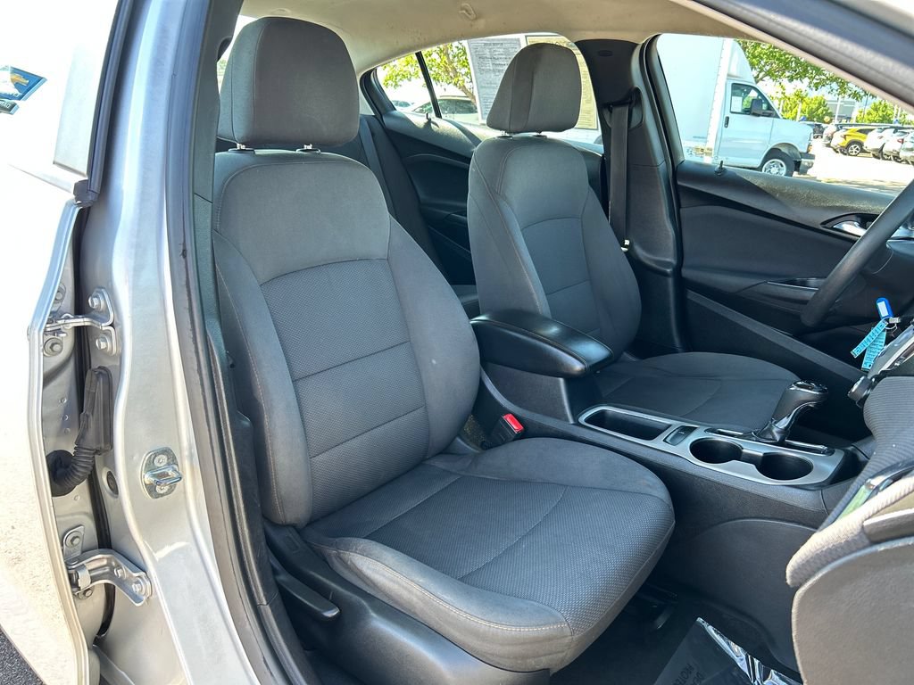 Used 2018 Chevrolet Cruze LS FWD image 14