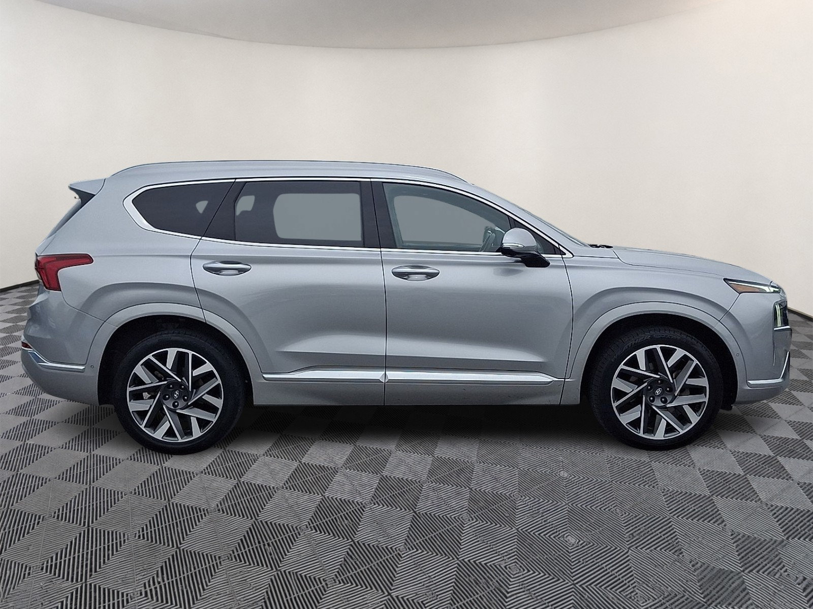 Used 2023 Hyundai Santa Fe Calligraphy w/ Cargo Package FWD image 7