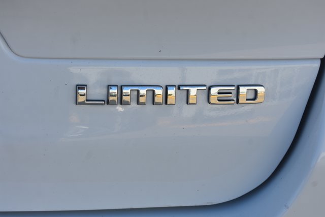 Used 2022 Jeep Grand Cherokee L Limited AWD/4WD image 8