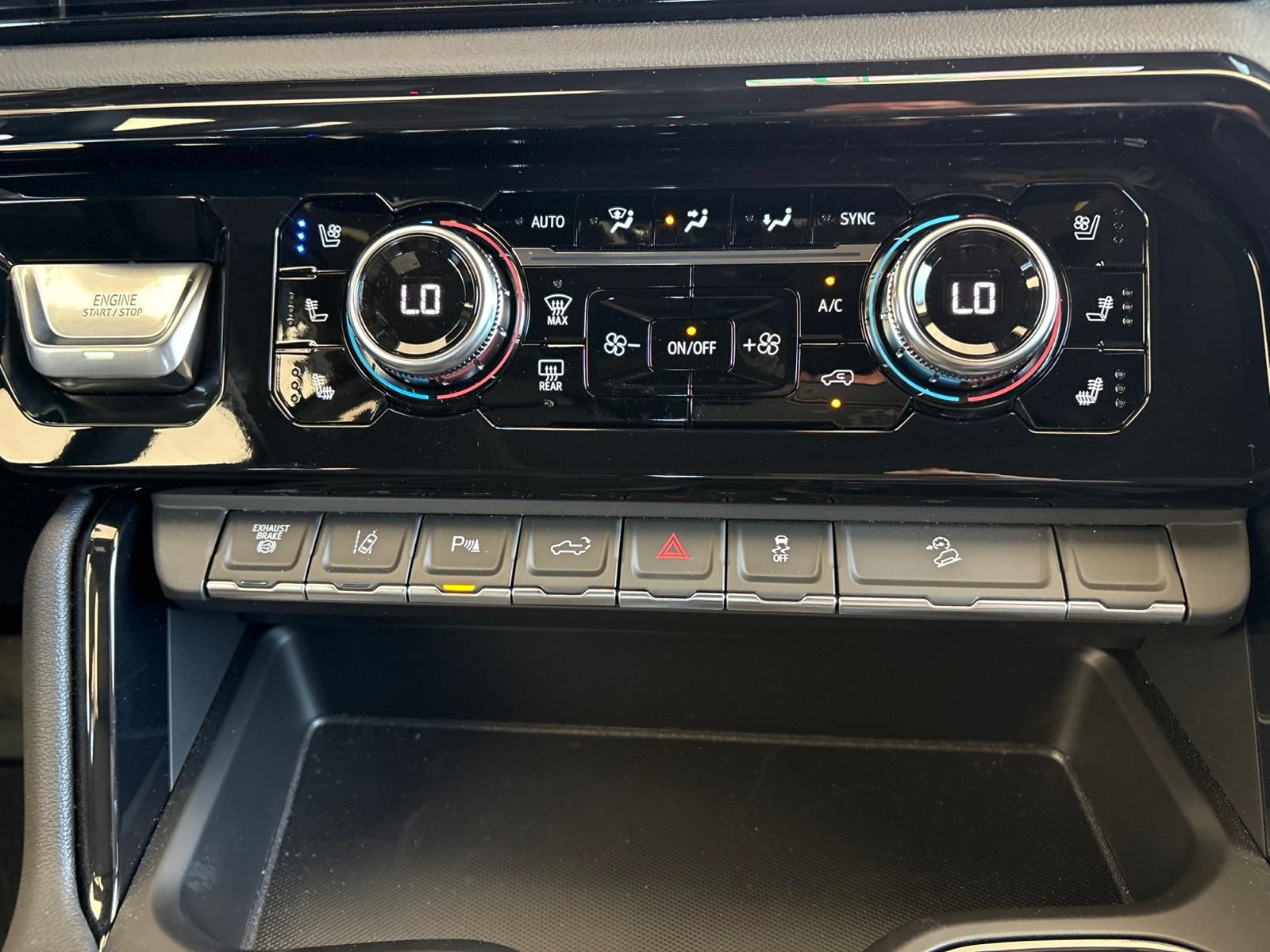 New 2026 GMC Sierra 2500 AT4 w/ AT4 Premium Plus Package AWD/4WD image 26