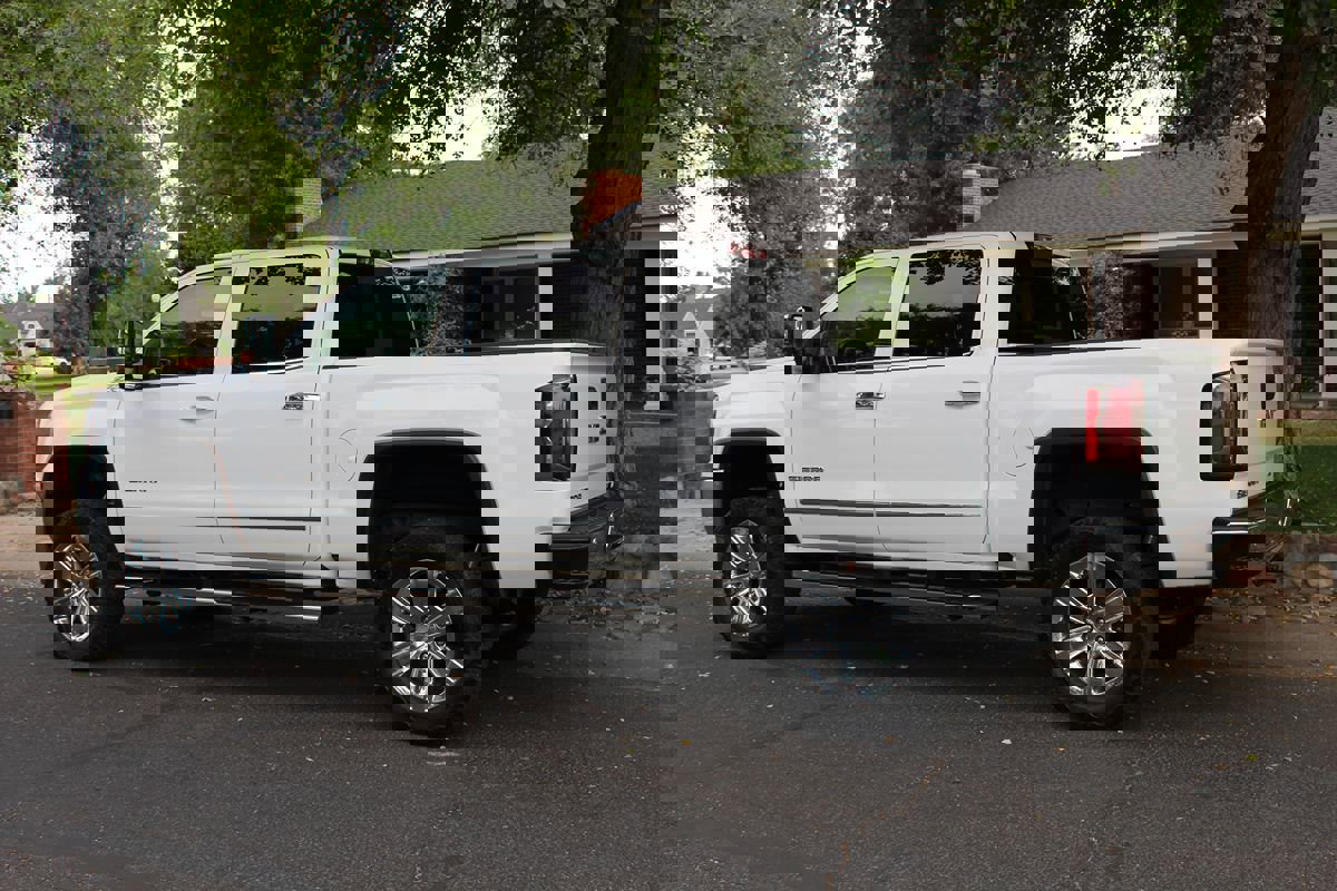 Used 2017 GMC Sierra 1500 SLT image 32