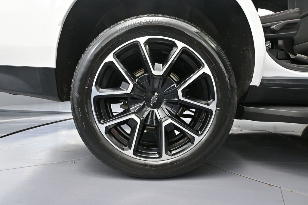 Used 2023 Chevrolet Tahoe RST w/ Luxury Package AWD/4WD image 17