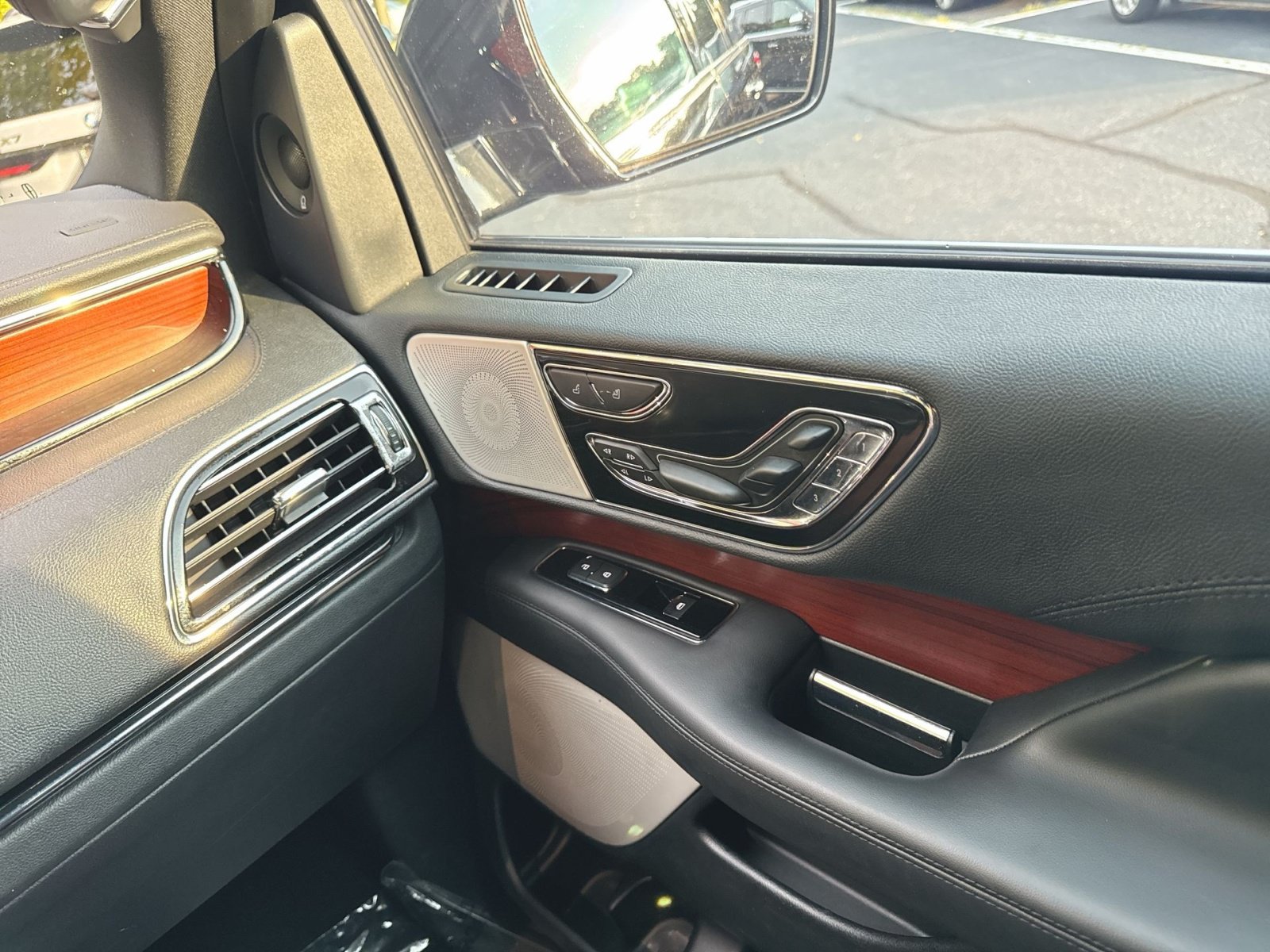 Used 2022 Lincoln Navigator L Reserve AWD/4WD image 40
