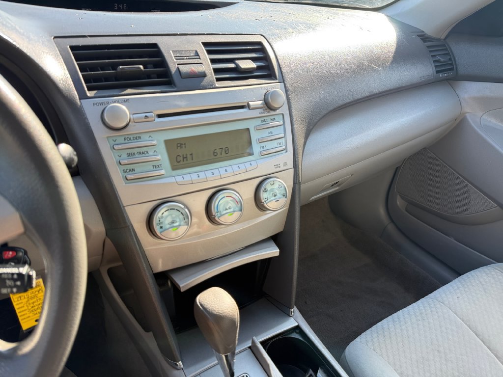 Used 2009 Toyota Camry LE FWD image 39