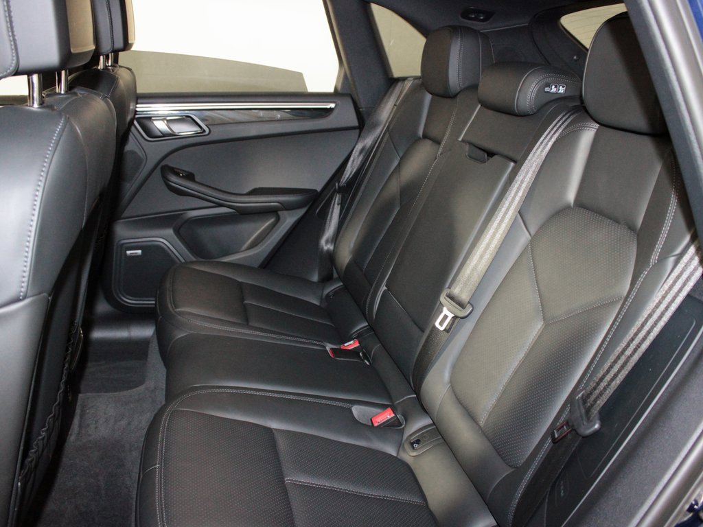 Used 2022 Porsche Macan w/ Premium Package Plus image 34
