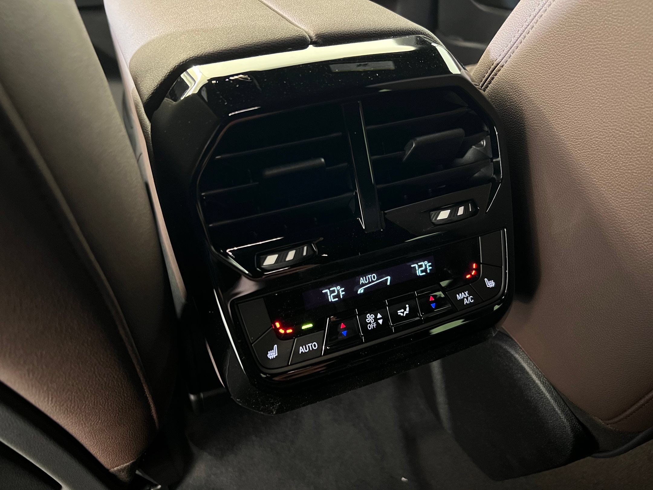 New 2026 BMW iX xDrive45 AWD/4WD image 34