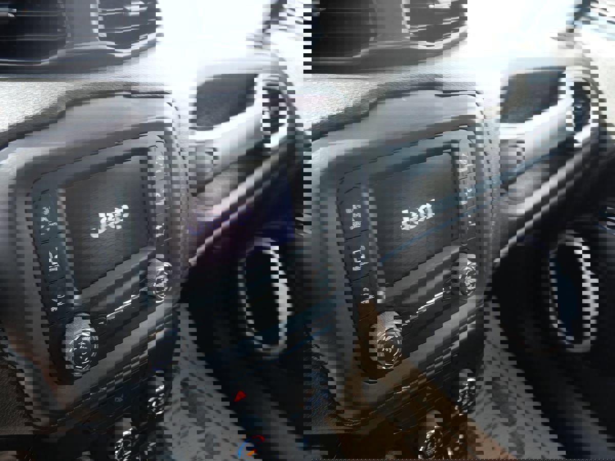 Used 2018 Jeep Renegade Sport w/ Power & Air Group image 13