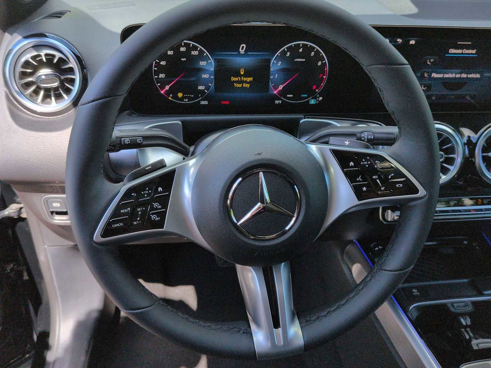 Used 2026 Mercedes-Benz GLB 250 4MATIC image 25