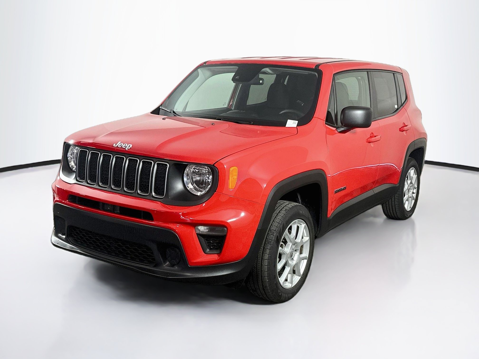 Used 2023 Jeep Renegade Latitude AWD/4WD image 3