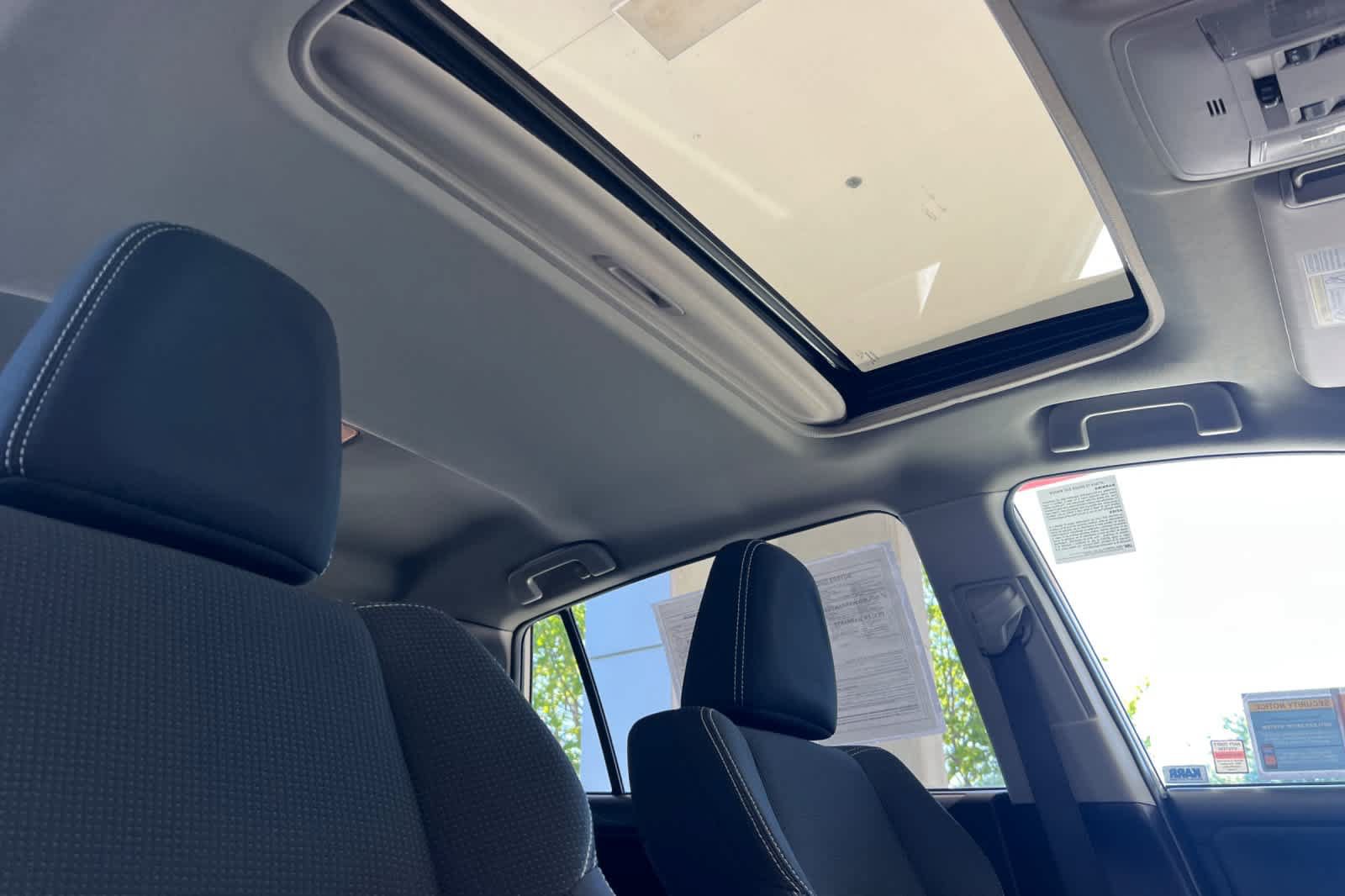 Certified 2016 Toyota RAV4 XLE AWD/4WD image 17
