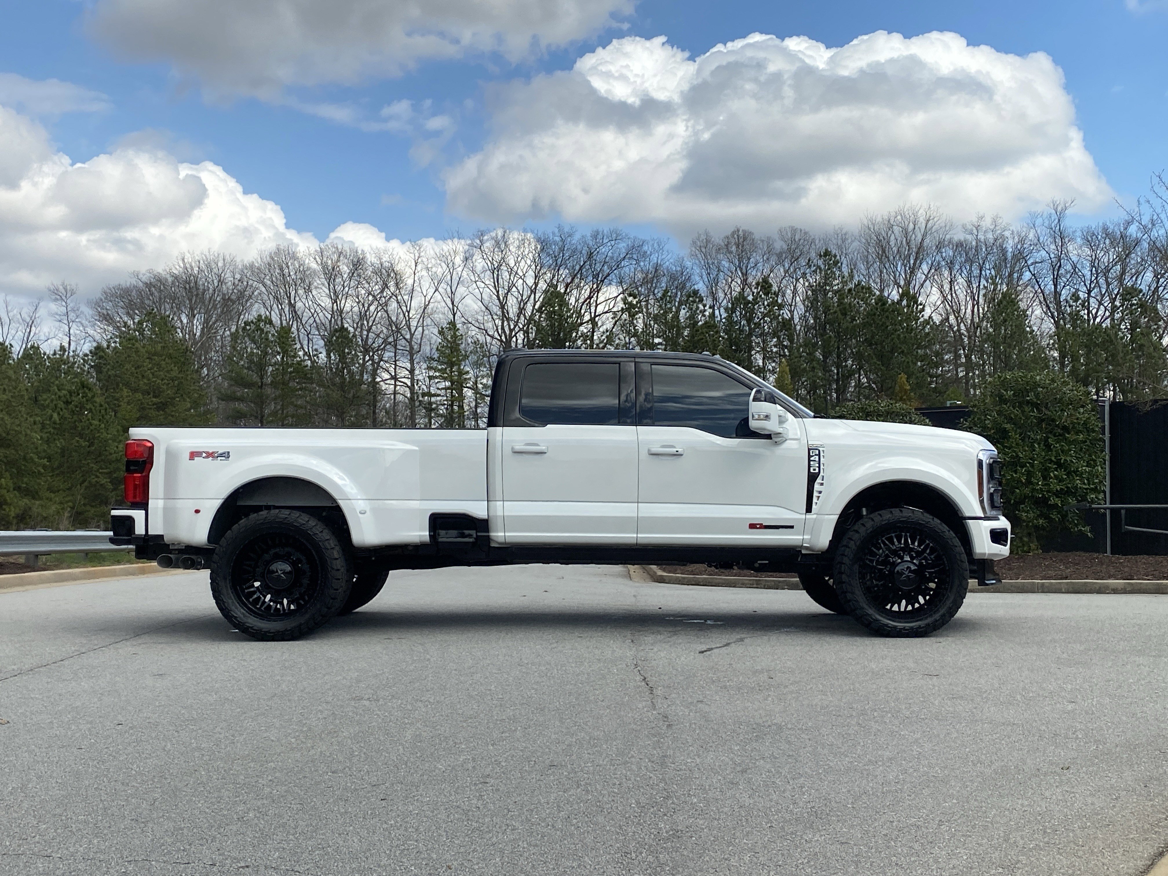 Used 2026 Ford F450 Platinum w/ FX4 Off-Road Package image 5