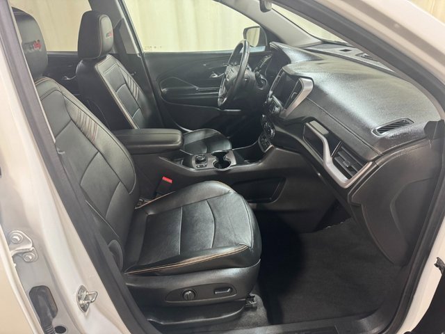 Used 2024 GMC Terrain AT4 image 36