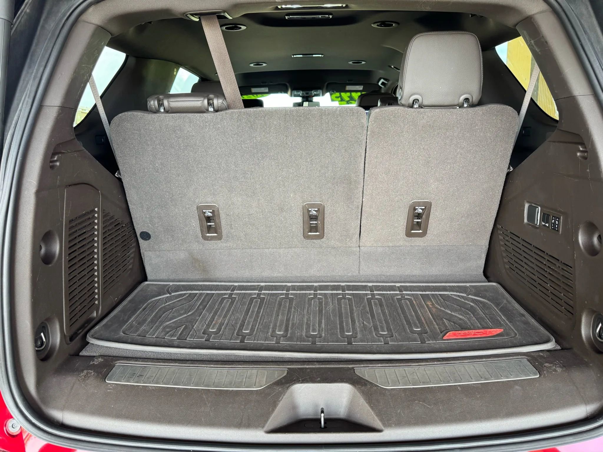 Used 2021 GMC Yukon Denali image 23