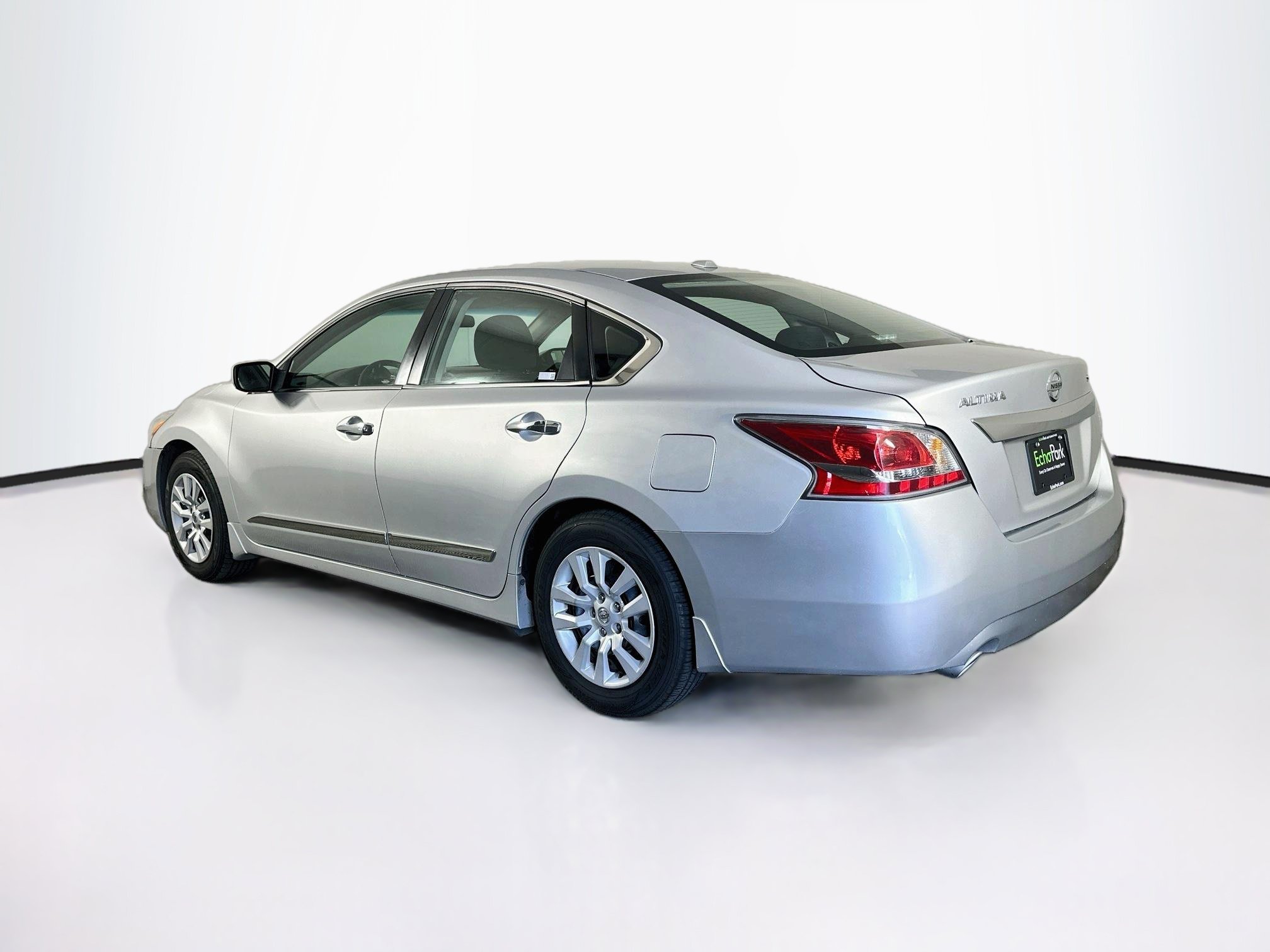 Used 2015 Nissan Altima 2.5 S w/ Power Driver Seat Package FWD image 5