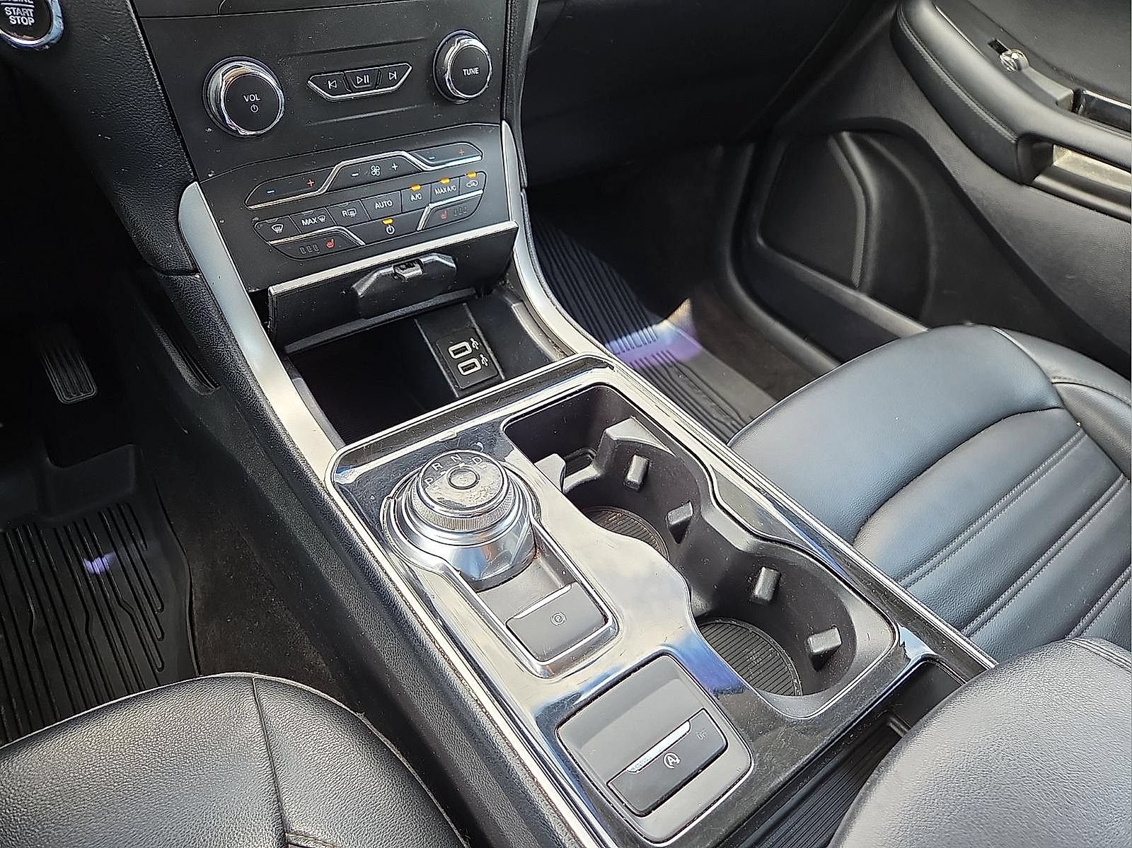 Used 2019 Ford Edge SEL w/ Equipment Group 201A FWD image 25