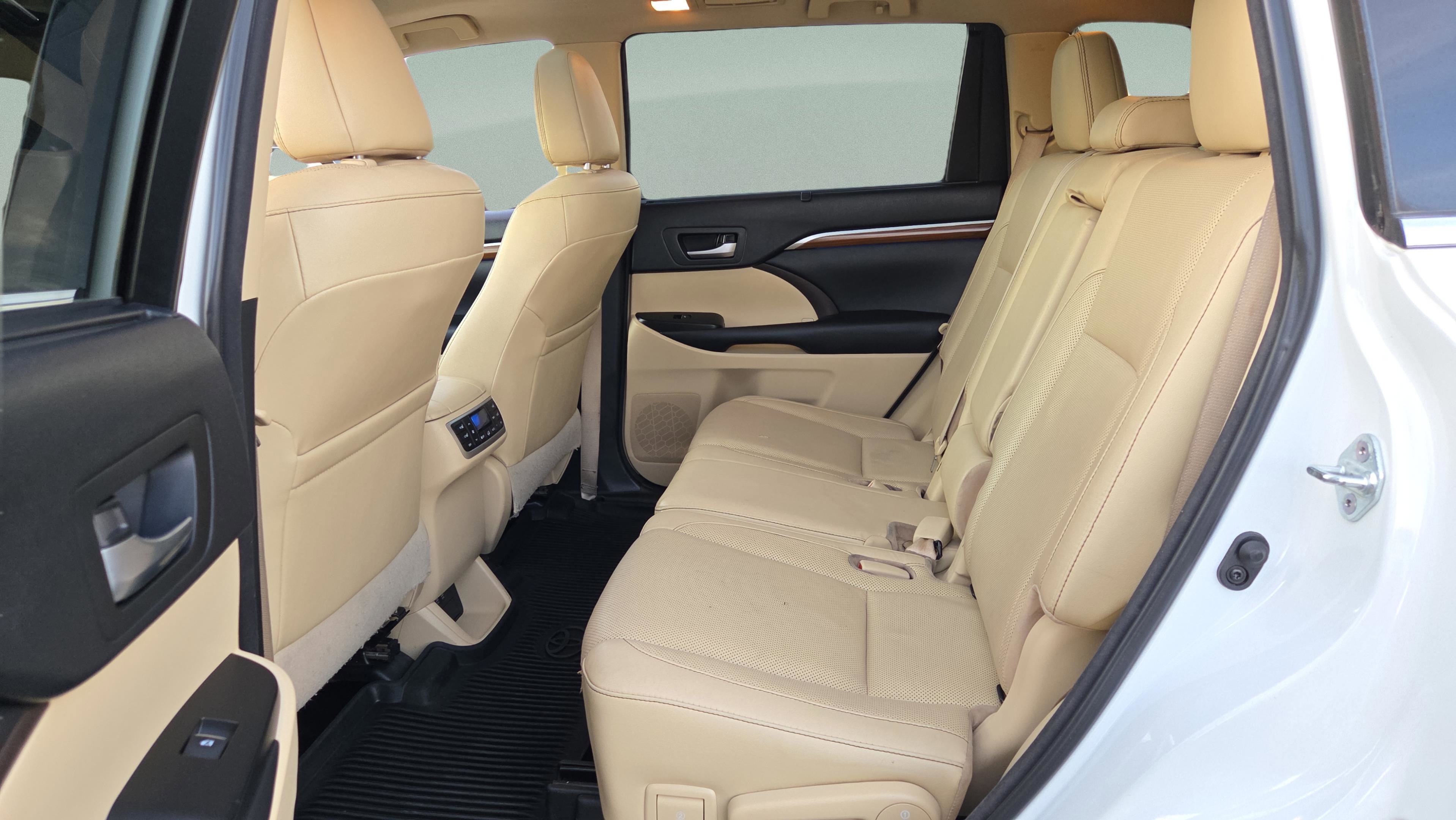 Used 2018 Toyota Highlander Limited Platinum image 16