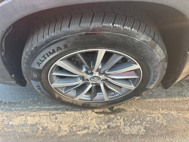 Used 2018 Toyota Highlander XLE AWD/4WD image 27