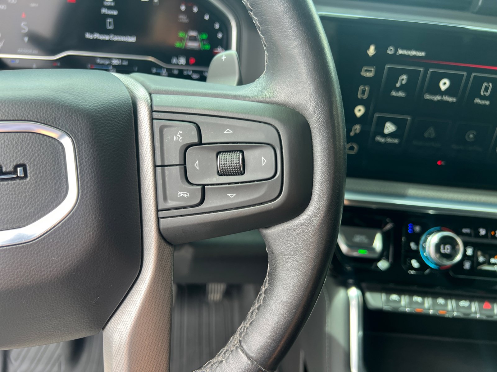 Used 2023 GMC Sierra 1500 Denali AWD/4WD image 17