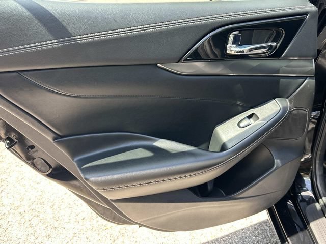 Used 2023 Nissan Maxima SL FWD image 21