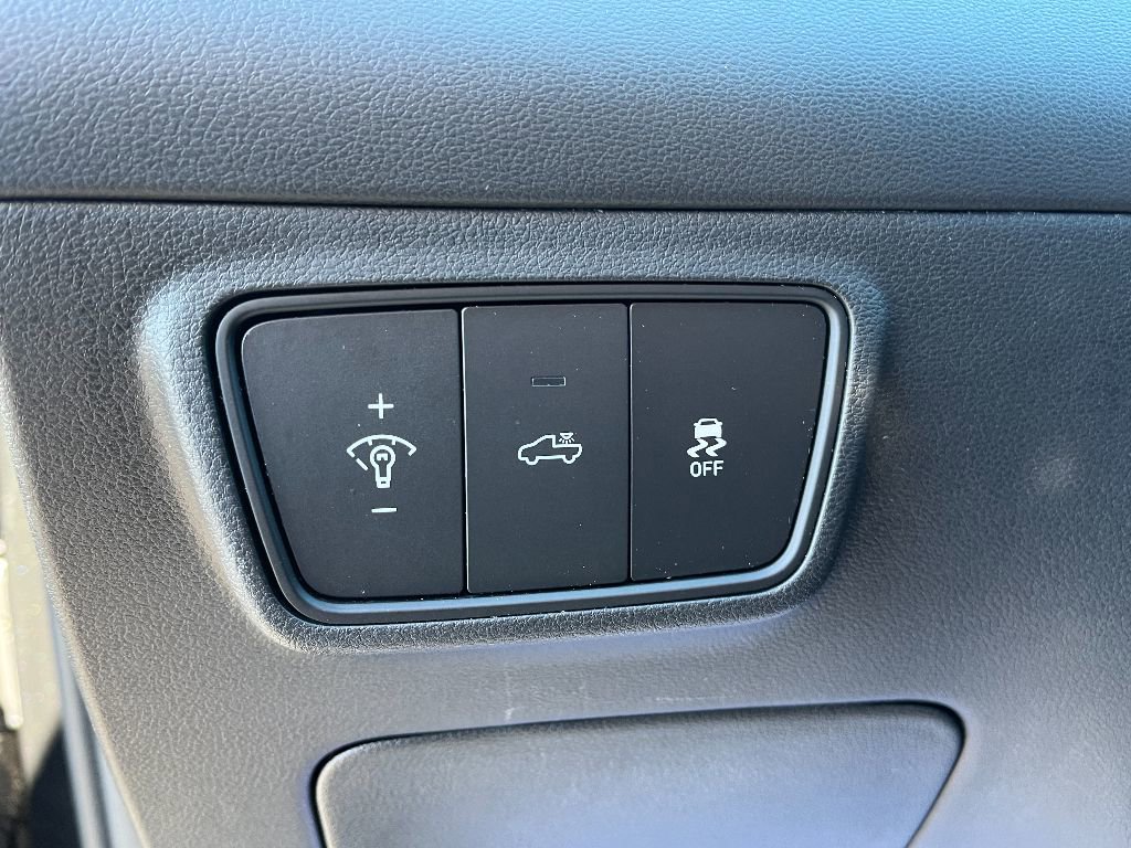 Used 2023 Hyundai Santa Cruz Limited image 36