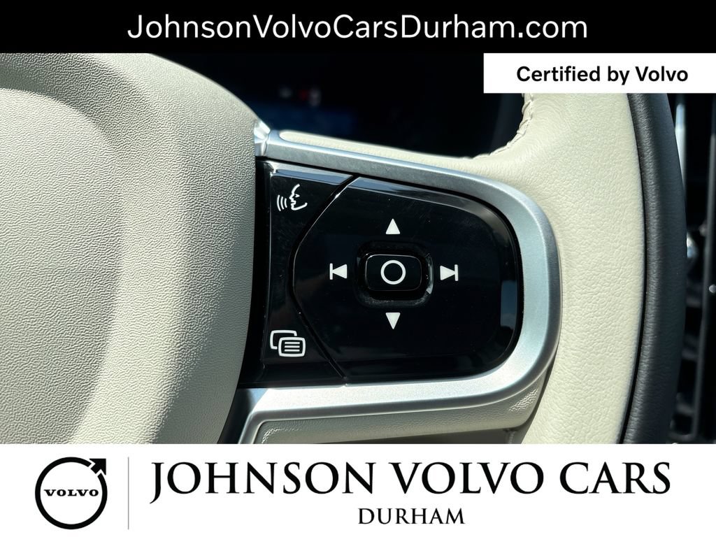 Certified 2025 Volvo XC60 B5 Core AWD/4WD image 19