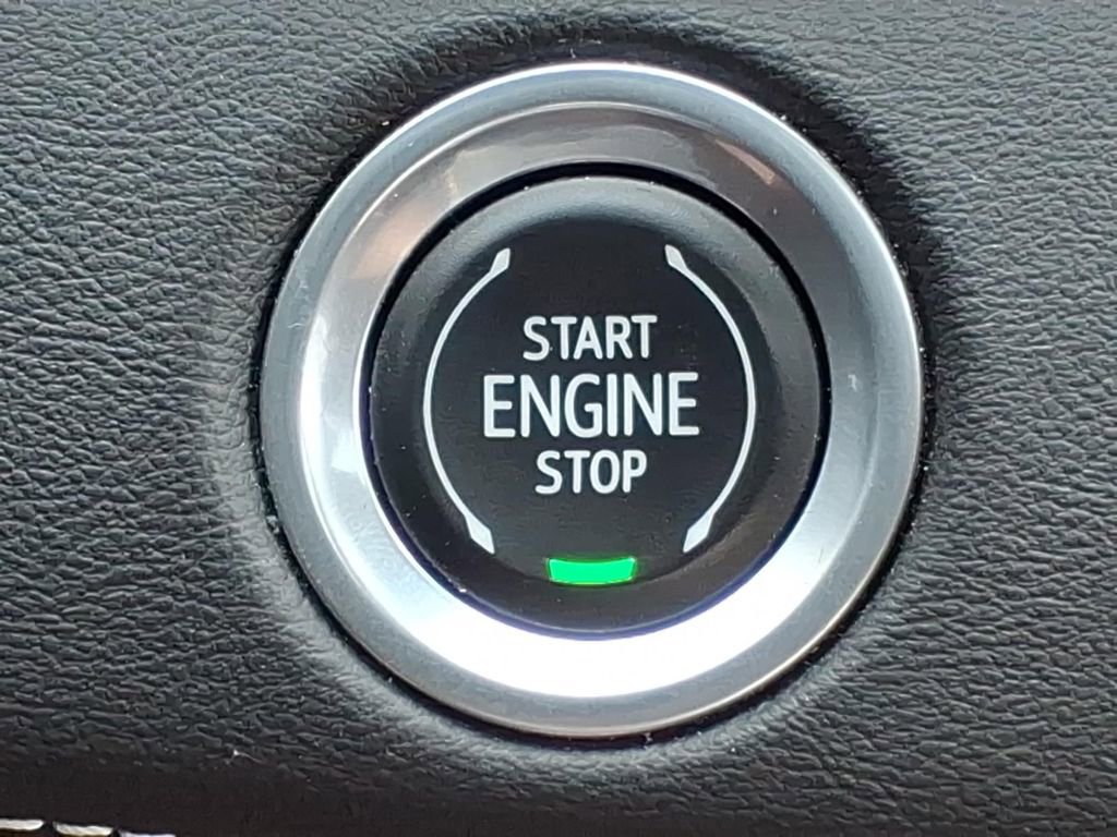 Used 2021 Cadillac Escalade Premium Luxury w/ LPO, Illumination Package AWD/4WD image 26